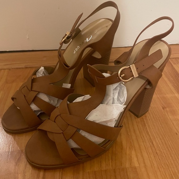 Strappy brown heels NIB - Picture 3 of 9